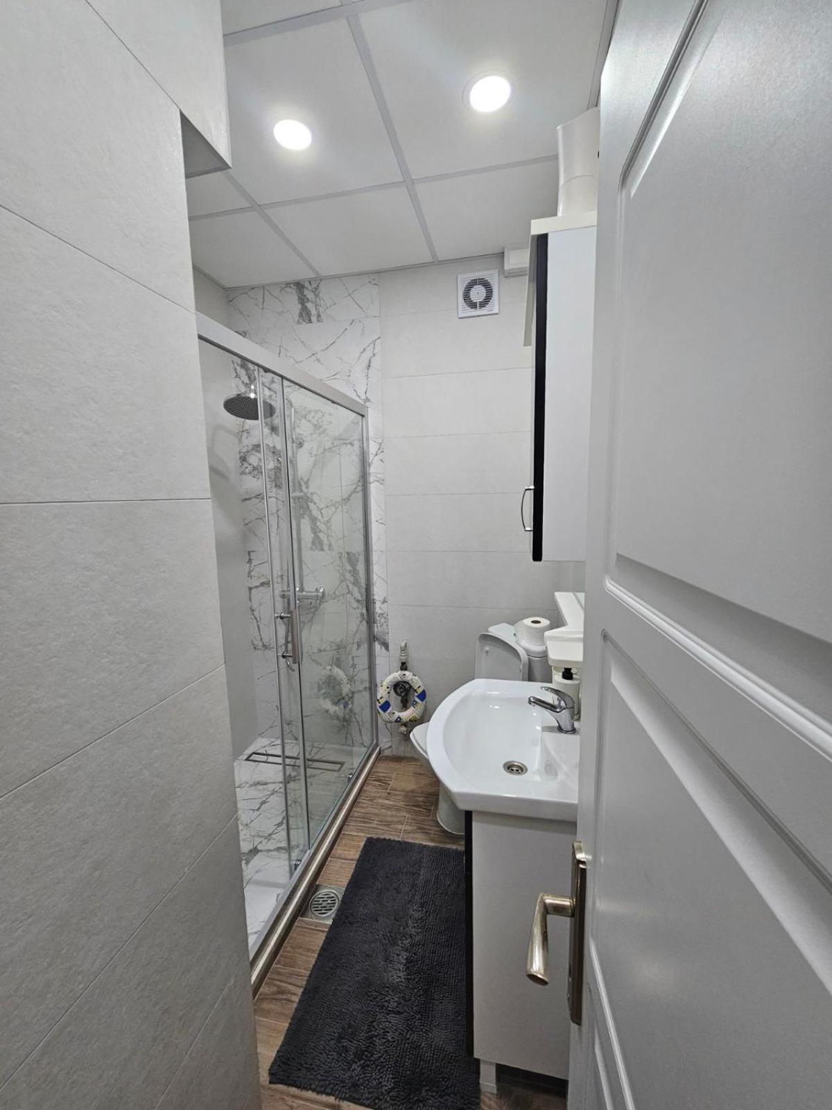 Aurelia Apartment Ohrid Bagian luar foto